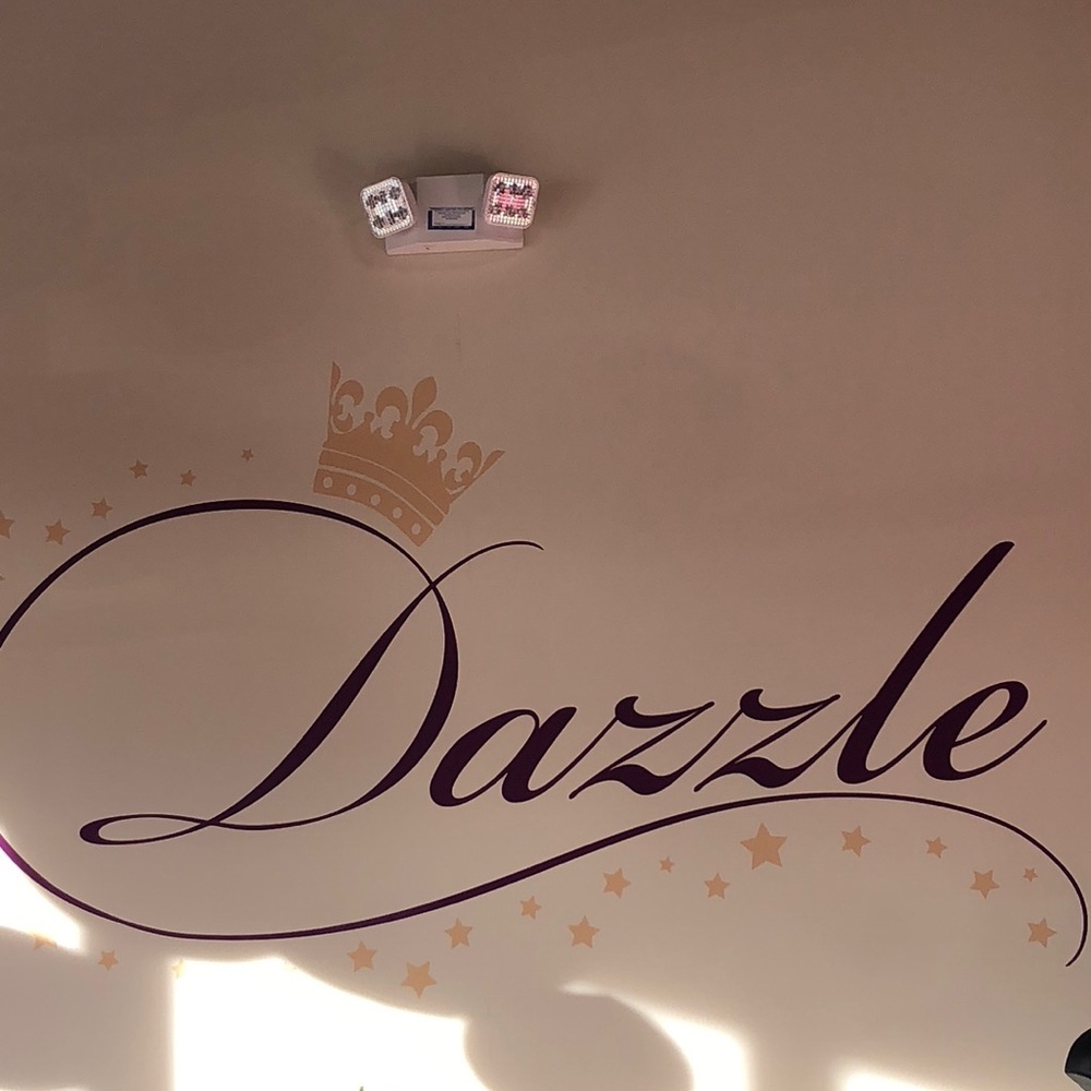 Meet your Posher, Dazzle